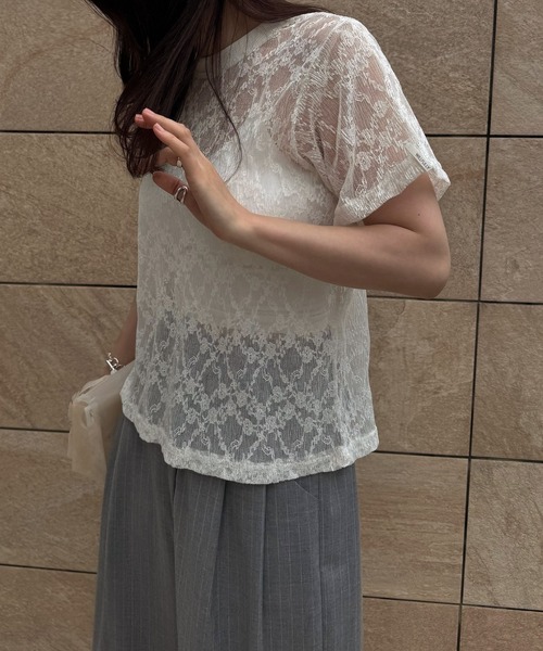 WILLFULLY(ウィルフリー)の「sheer floral pleated lace T-shirt(Tシャツ/カットソー・レディース・アイボリー/ブラック・FREE)」の3枚目の写真
