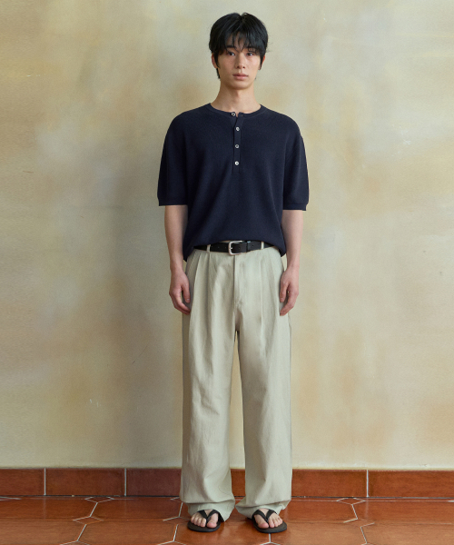 WEDNESDAY OASIS(ウェンズデーオアシス)の「ウォッシャブルミニマルヘンリーネックハーフニット_NAVY(WC26KN46)(ニット/セーター・メンズ・ネイビー・MEDIUM/LARGE/X-LARGE)」の4枚目の写真