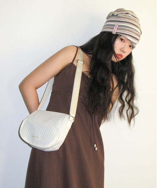 AMESWORLDWIDE(アメスワールドワイド)の「NYLON EASY CROSS BAG CREAM(メッセンジャーバッグ・レディース・その他・FREE)」の4枚目の写真