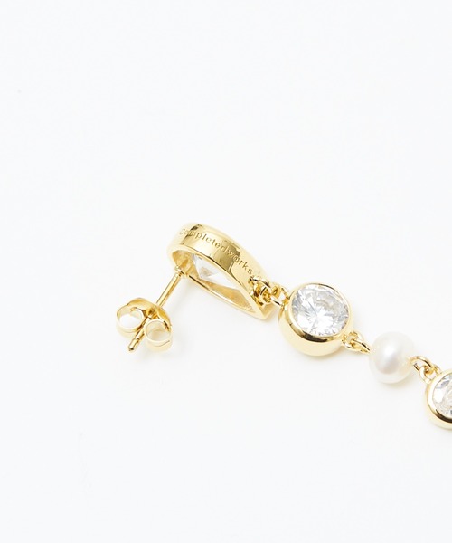 DESIGNWORKS(デザインワークス)の「【Completedworks /コンプリーテッドワークス】The Light of the Past(ピアス(両耳用)・レディース・ゴールド・フリー)」の6枚目の写真