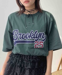 AS KNOW AS plus | 〇ヘンリーネック フロントロゴビッグサイズTシャツ【UNISEX ITEM】(Tシャツ/カットソー)