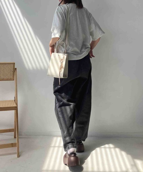 AS KNOW AS plus(アズノゥアズプラス)の「〇ヘンリーネック フロントロゴビッグサイズTシャツ【UNISEX ITEM】(Tシャツ/カットソー・レディース・オートミール/ブラック/ダークグリーン・FREE)」の10枚目の写真