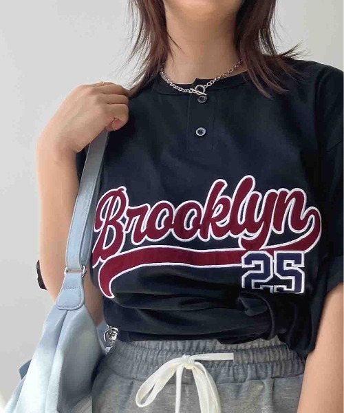 AS KNOW AS plus(アズノゥアズプラス)の「〇ヘンリーネック フロントロゴビッグサイズTシャツ【UNISEX ITEM】(Tシャツ/カットソー・レディース・オートミール/ブラック/ダークグリーン・FREE)」の20枚目の写真