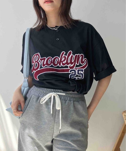 AS KNOW AS plus(アズノゥアズプラス)の「〇ヘンリーネック フロントロゴビッグサイズTシャツ【UNISEX ITEM】(Tシャツ/カットソー・レディース・オートミール/ブラック/ダークグリーン・FREE)」の21枚目の写真