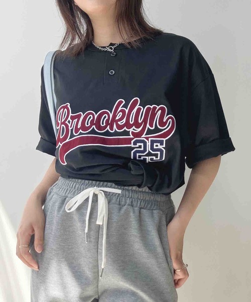 AS KNOW AS plus(アズノゥアズプラス)の「〇ヘンリーネック フロントロゴビッグサイズTシャツ【UNISEX ITEM】(Tシャツ/カットソー・レディース・オートミール/ブラック/ダークグリーン・FREE)」の22枚目の写真