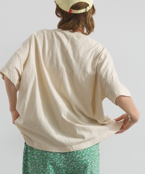 Figgle（フィグル）の「カラフル リゾート フォト TEE（Tシャツ/カットソー・レディース・ベージュ/オフホワイト・FREE）」の5枚目の写真