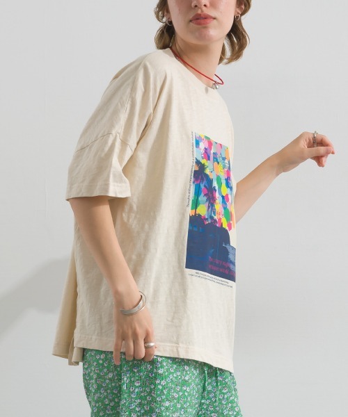 Figgle（フィグル）の「カラフル リゾート フォト TEE（Tシャツ/カットソー・レディース・ベージュ/オフホワイト・FREE）」の6枚目の写真