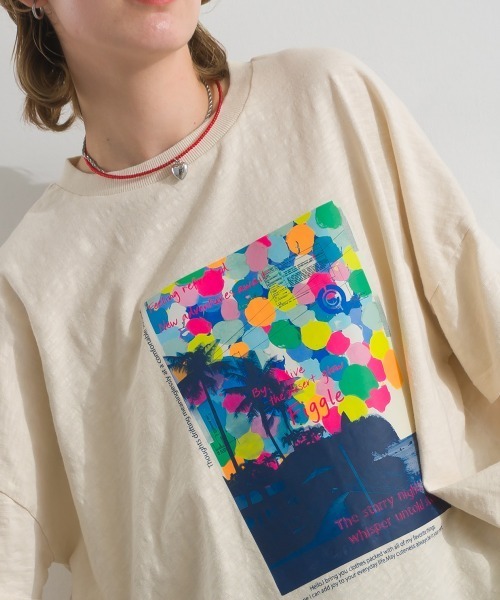 Figgle（フィグル）の「カラフル リゾート フォト TEE（Tシャツ/カットソー・レディース・ベージュ/オフホワイト・FREE）」の7枚目の写真