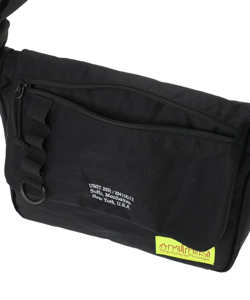 Manhattan Portage(マンハッタンポーテージ)の「ICAMP ASTOR SHOULDER BAG CORDURA GRINZA IRONWOOD(ショルダーバッグ・メンズ・ブラック・SMALL)」の11枚目の写真