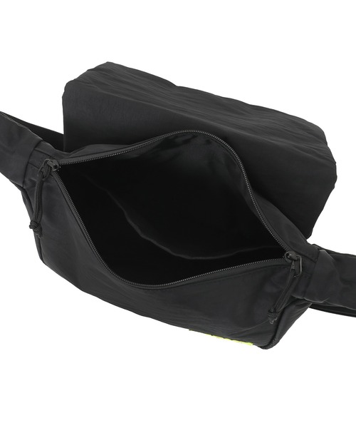 Manhattan Portage(マンハッタンポーテージ)の「ICAMP ASTOR SHOULDER BAG CORDURA GRINZA IRONWOOD(ショルダーバッグ・メンズ・ブラック・SMALL)」の13枚目の写真