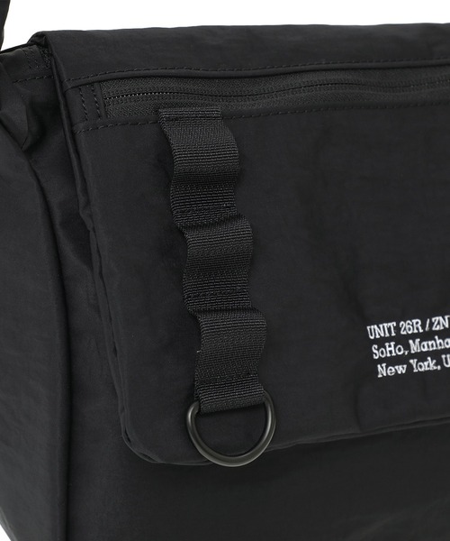 Manhattan Portage(マンハッタンポーテージ)の「ICAMP ASTOR SHOULDER BAG CORDURA GRINZA IRONWOOD(ショルダーバッグ・メンズ・ブラック・SMALL)」の14枚目の写真