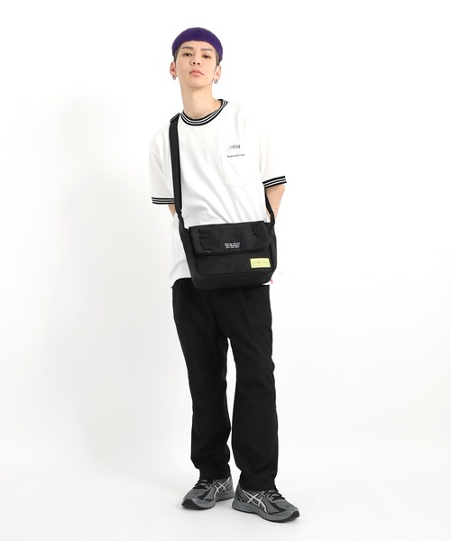 Manhattan Portage(マンハッタンポーテージ)の「ICAMP ASTOR SHOULDER BAG CORDURA GRINZA IRONWOOD(ショルダーバッグ・メンズ・ブラック・SMALL)」の4枚目の写真