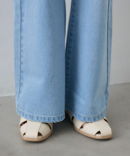 RETRO GIRL(レトロガール)の「レースポケットセミフレアデニムパンツ(デニムパンツ・レディース・ブルー/ブラック・MEDIUM/LARGE)」の6枚目の写真