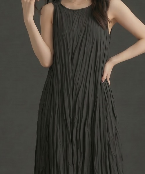 umune（ウムネ）の「マキシワンピース ロング丈 ノースリーブ Aライン ワッシャー加工 シワ加工 クルーネック 体型カバー 涼しい 清涼感 夏（ワンピース・レディース・グリーン/ブラック/ブルー・FREE）」の15枚目の写真