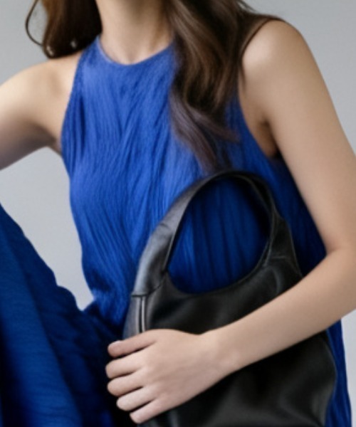 umune（ウムネ）の「マキシワンピース ロング丈 ノースリーブ Aライン ワッシャー加工 シワ加工 クルーネック 体型カバー 涼しい 清涼感 夏（ワンピース・レディース・グリーン/ブラック/ブルー・FREE）」の9枚目の写真