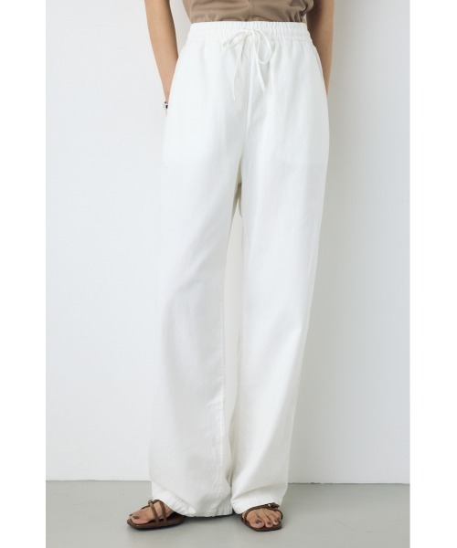 AZUL by moussy(アズールバイマウジー)の「【セットアップ対応】【身長/骨格別着用画像あり】ライトオンスデニムイージーパンツ(デニムパンツ・レディース・オフホワイト/ワンウォッシュ/ブルー・MEDIUM/SMALL)」の2枚目の写真