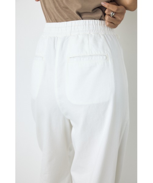 AZUL by moussy(アズールバイマウジー)の「【セットアップ対応】【身長/骨格別着用画像あり】ライトオンスデニムイージーパンツ(デニムパンツ・レディース・オフホワイト/ワンウォッシュ/ブルー・MEDIUM/SMALL)」の8枚目の写真