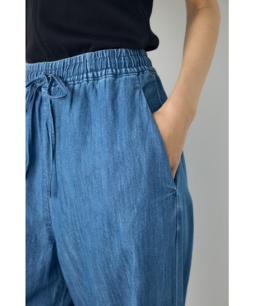 AZUL by moussy(アズールバイマウジー)の「【セットアップ対応】【身長/骨格別着用画像あり】ライトオンスデニムイージーパンツ(デニムパンツ・レディース・オフホワイト/ワンウォッシュ/ブルー・MEDIUM/SMALL)」の19枚目の写真