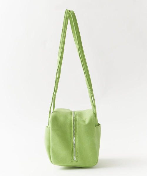 Chick(チック)の「Round Faux Leather Mini Handbag / ラウンド型 フェイクレザーミニ ハンドバッグ レディース コンパクト ガーリー フェミニン 秋 秋服 2026年秋冬(ショルダーバッグ・レディース・パープル/ピンク/イエロー/ブルー/グリーン・FREE)」の7枚目の写真