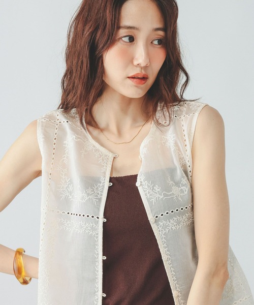GLOBAL WORK(グローバルワーク)の「パネルレース刺繍ベスト/797539(ベスト・レディース・オフホワイト/ブラック・MEDIUM/LARGE)」の9枚目の写真