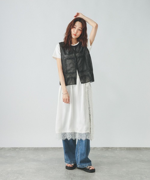 GLOBAL WORK(グローバルワーク)の「パネルレース刺繍ベスト/797539(ベスト・レディース・オフホワイト/ブラック・MEDIUM/LARGE)」の11枚目の写真