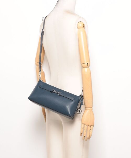 MICHAEL KORS(マイケルコース)の「CARSON コンバーチブル ポシェット ショルダー スモール(ショルダーバッグ・レディース・ネイビー・FREE)」の3枚目の写真