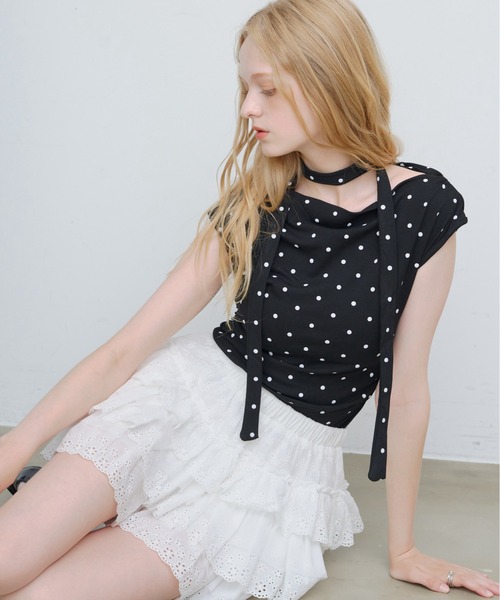 HEIREN(ヘイレーン)の「チョーカー付きドットドレープトップス(Tシャツ/カットソー・レディース・ブラック/オフホワイト・FREE)」の8枚目の写真