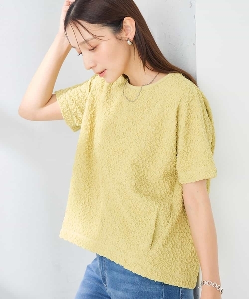 a.v.v(アーヴェヴェ)の「タックフォルムポコポコトップス(Tシャツ/カットソー・レディース・ブラック/アイボリー/クリーム・40/38/36)」の3枚目の写真