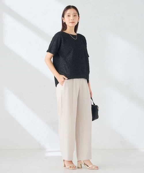 a.v.v(アーヴェヴェ)の「タックフォルムポコポコトップス(Tシャツ/カットソー・レディース・ブラック/アイボリー/クリーム・40/38/36)」の10枚目の写真