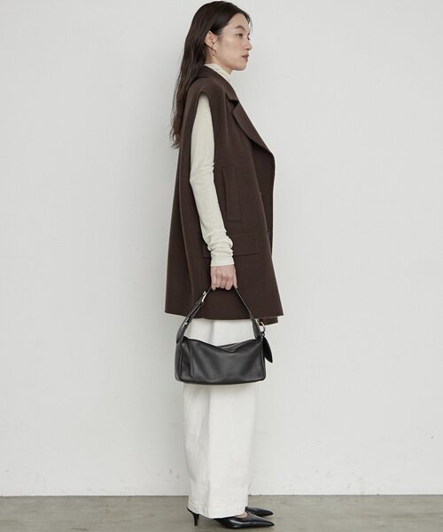 LOUNGEDRESS(ラウンジドレス)の「《羽織るだけでこなれ見え》リバージレミドルコート(ベスト・レディース・ブラウン/ベージュ/ブラック・FREE)」の14枚目の写真