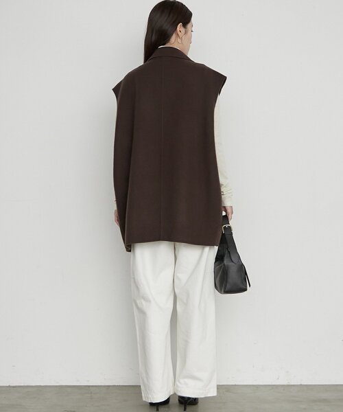 LOUNGEDRESS(ラウンジドレス)の「《羽織るだけでこなれ見え》リバージレミドルコート(ベスト・レディース・ブラウン/ベージュ/ブラック・FREE)」の15枚目の写真
