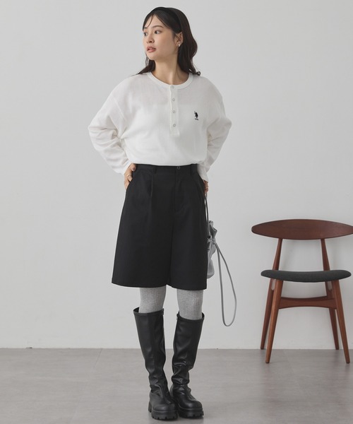 U.S. POLO ASSN.(ユーエスポロアッスン)の「U.S. POLO ASSN./ユーエスポロアッスン 別注 ロゴ刺繍 ワッフルヘンリーネックロンT(Tシャツ/カットソー・レディース・ブラック×ホワイト/杢グレー/ネイビー/ブラック/レッド/オフホワイト・L/M)」の15枚目の写真
