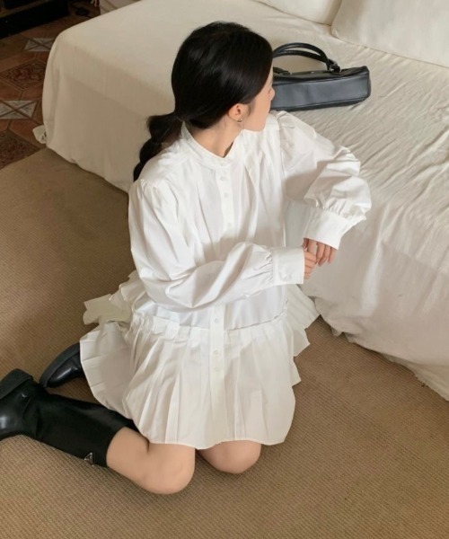 SHERU(シェル)の「裾プリーツ ノーカラーペプラムボリュームスリーブワンピース(シャツワンピース・レディース・ホワイト・M)」の13枚目の写真