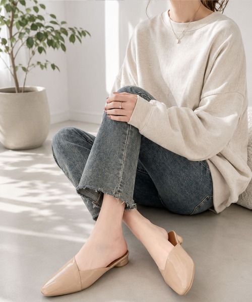 Dewlily(デューリリー)の「足元をすっきり上品に見せる ポインテッドトゥミュールサンダル(パンプス・レディース・イエロー/ブラック/ワイン/ベージュ・36/37/38/39/40)」の7枚目の写真