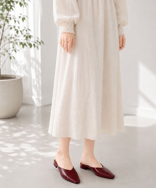 Dewlily(デューリリー)の「足元をすっきり上品に見せる ポインテッドトゥミュールサンダル(パンプス・レディース・イエロー/ブラック/ワイン/ベージュ・36/37/38/39/40)」の13枚目の写真