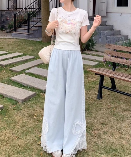 ＆soiree（アンドソワレ）の「サイドレース付きリボンデザインワイドパンツ（その他パンツ・レディース・ホワイト/ブルー・LARGE/SMALL/MEDIUM）」の5枚目の写真