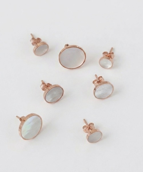 CERCA（チェルカ）の「SARINOHANA/サークルシェルピアス/サージカルステンレス（ピアス（両耳用）・レディース・ピンクゴールド・SMALL/LARGE/MEDIUM）」の5枚目の写真