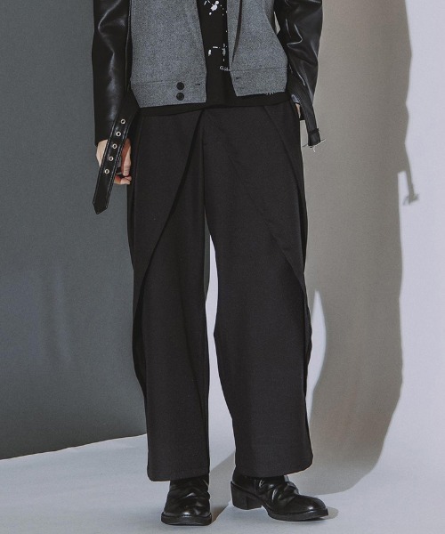 NO ID.(ノーアイディ)の「mp15377- フロントラップトラウザーズ パンツ(459006-574P)(その他パンツ・メンズ・ブラック×グレー/ブラック・1/2)」の6枚目の写真
