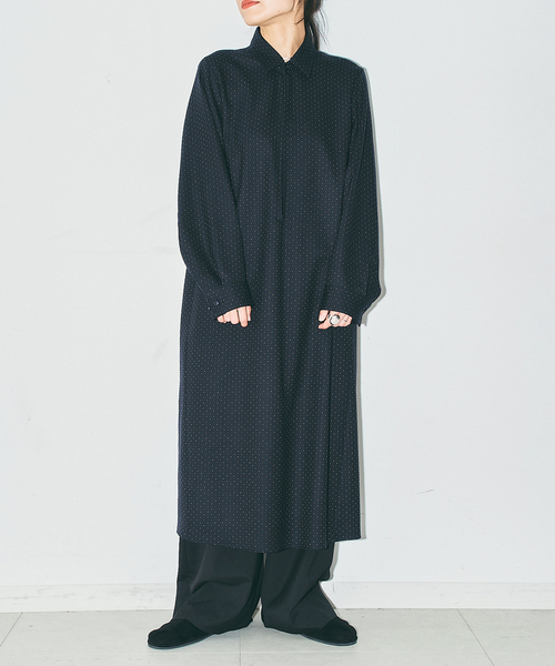 CITYSHOP(シティーショップ)の「WOOL DOT SKIPPER DRESS:ワンピース(ワンピース・レディース・ライトグレー/ネイビー・38/36)」の2枚目の写真