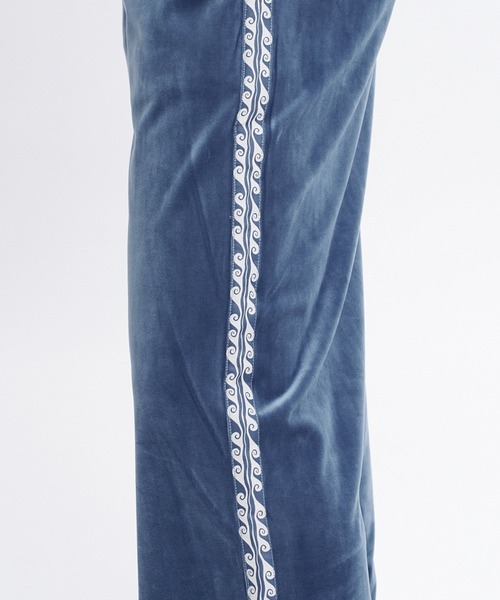 BILLABONG(ビラボン)の「BILLABONG ウィメンズ SURF CAMP PALM 73 LONG PANTS ロングパンツ 【2026年秋冬モデル】/ビラボンベロアワイドパンツ(セットアップ対応可)(その他パンツ・レディース・エメラルド/ブルー系その他/アイボリー・LARGE/MEDIUM)」の5枚目の写真