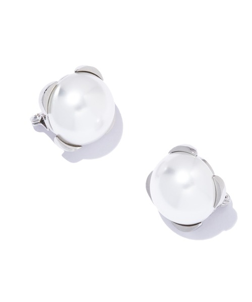 IRIS47(イリスフォーセブン)の「【IRIS 47】contour earring M/コントアー イヤリング M パール(イヤリング・レディース・シルバー/ゴールド・M)」の4枚目の写真