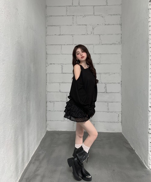 VEILA(ヴェイラ)の「レースストラップ オフショルスウェット(スウェット・レディース・ホワイト/ブラック・フリー)」の7枚目の写真
