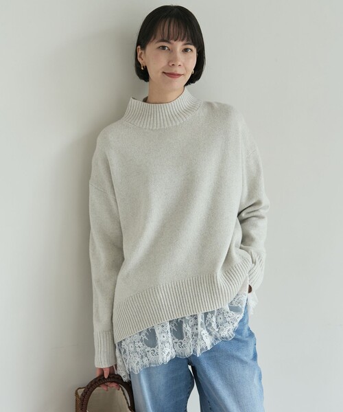 UNFILO(アンフィーロ)の「【一枚着でもインナーにも使える】レースコンビ カットソー(Tシャツ/カットソー・レディース・ブラック系1/ホワイト系/ブラック系・X-LARGE/XX-LARGE)」の4枚目の写真