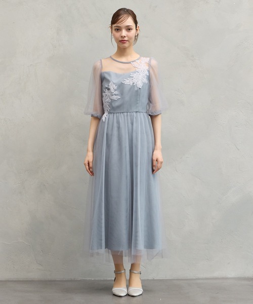 AIMER(エメ)の「アシンメトリーモチーフレースチュールパフスリーブパーティードレス(ドレス・レディース・ブルーグレー/ピンクベージュ/ダークグレー・MEDIUM)」の17枚目の写真