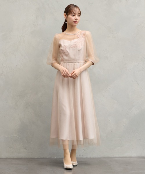 AIMER(エメ)の「アシンメトリーモチーフレースチュールパフスリーブパーティードレス(ドレス・レディース・ブルーグレー/ピンクベージュ/ダークグレー・MEDIUM)」の14枚目の写真