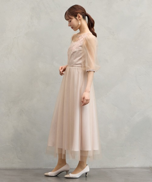 AIMER(エメ)の「アシンメトリーモチーフレースチュールパフスリーブパーティードレス(ドレス・レディース・ブルーグレー/ピンクベージュ/ダークグレー・MEDIUM)」の15枚目の写真