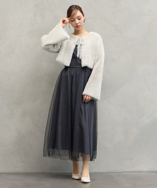 AIMER(エメ)の「アシンメトリーモチーフレースチュールパフスリーブパーティードレス(ドレス・レディース・ブルーグレー/ピンクベージュ/ダークグレー・MEDIUM)」の11枚目の写真