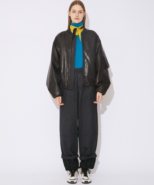 beautiful people(ビューティフルピープル)の「light lamb leather fan shape MA-1 blouson(MA-1・レディース・ブラック・36/38/40)」の11枚目の写真