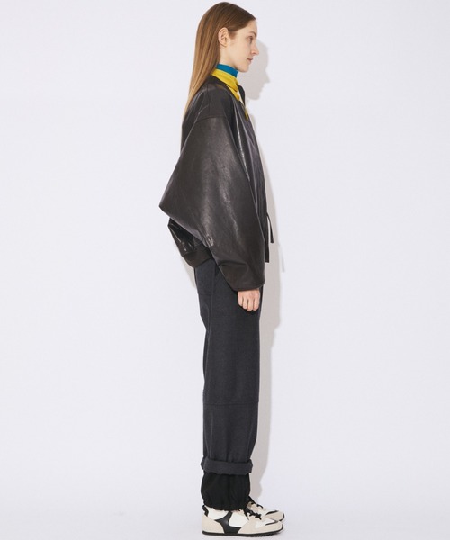 beautiful people(ビューティフルピープル)の「light lamb leather fan shape MA-1 blouson(MA-1・レディース・ブラック・36/38/40)」の12枚目の写真