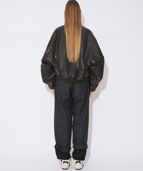 beautiful people(ビューティフルピープル)の「light lamb leather fan shape MA-1 blouson(MA-1・レディース・ブラック・36/38/40)」の13枚目の写真